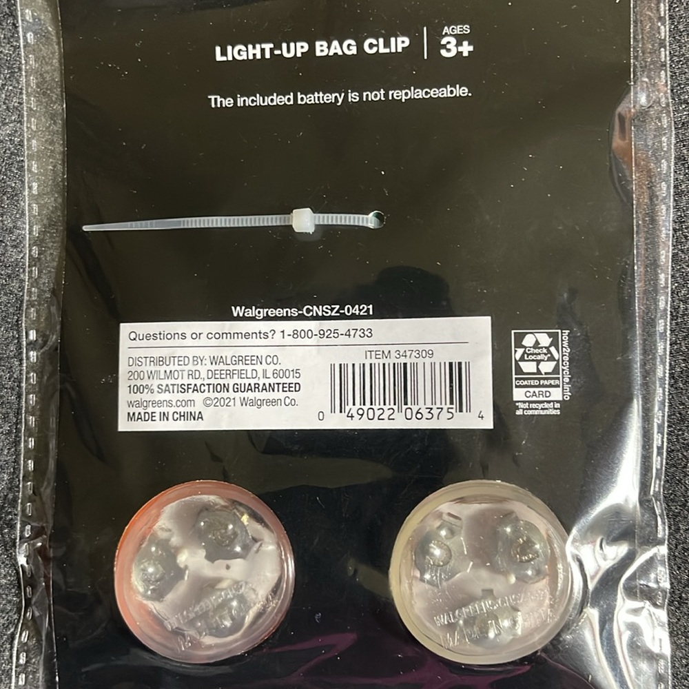 2 Halloween light up bag clips NIP - Picture 4 of 4